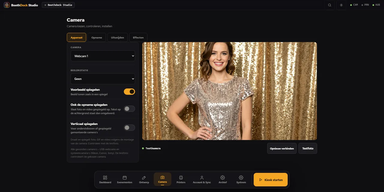 De camera stel je één keer in